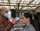 فيديو.. كواشف الحرارة تستقبل طلاب جامعة عين شمس ضمن خطة الوقاية من كورونا
