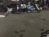 "سيبها علينا".. شكوى من انتشار القمامة بشارع بمنطقة فيصل بالجيزة