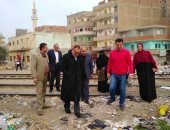 صور.. محافظ الشرقية يكلف برفع قمامة منطقة الجمباز وصيانة أعمدة كهرباء شارع الأشراف