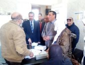 صور .. جامعة المنصورة تستكمل تنفيذ القوافل الطبية والزراعية بالداخلة مجانا