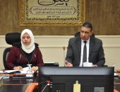 نائب محافظ مطروح تناقش تطوير الشواطئ استعدادا لموسم الصيف السياحي