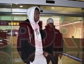 ديمبيلي يعود إلى برشلونة بـ عكاز بعد خضوعه لجراحة ناجحة 