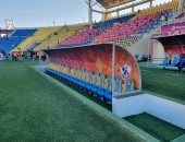 صور.. من ملعب السوبر.. شعار الزمالك يزين مقاعد البدلاء وتوافد الجماهير