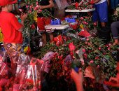 يا ورد مين يشتريك.. بائعو الفلبين يعرضون باقات الورد للاحتفالات بـ"الفالنتين"
