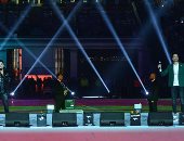 فيديو وصور.. شاكوش وعمر كمال يغنيان "يا حبيبتي يا مصر" فى حفل عيد الحب باستاد القاهرة