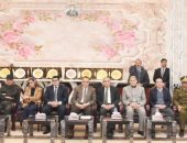 محافظ الشرقية ووزير التموين يكرمان أسر شهداء الجيش والشرطة بأبو كبير.. صور