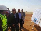 وزير النقل يتفقد مشروعي محوري دراو وكلابشة فوق النيل بأسوان (صور)