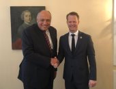 وزير الخارجية يبحث العلاقات الثنائية والقضايا المشتركة مع نظيره الدنماركى