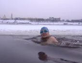 شاهد.. روسية في الـ83 من عمرها تفوز ببطولة العالم فى السباحة الشتوية