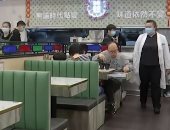 "كأنك فى مستشفى".. كيف تغيرت المطاعم بالصين فى زمن فيروس كورونا.. فيديو