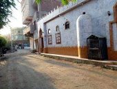 "سيبها علينا".. قارئ يناشد المسئولين رصف طريق ميت أشنا فى الدقهلية