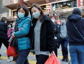 بالليل والنهار .. الجميع يرتدى "كمامة" في هونج كونج لمواجهة كورونا