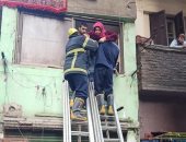 انهيار جزئى لعقار بالسيدة زينب والحماية المدنية تخلى السكان.. صور