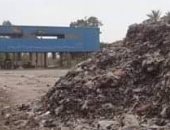 "سيبها علينا".. شكوى من انتشار القمامة بأرض بحرى فى قرية بشلا بالدقهلية