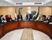 صور.. تفاصيل أول اجتماع للمجلس الإقليمى للتعليم بالفيوم لتنفيذ برامج محو الأمية