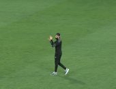 فيديو.. جنش يتلقى تحية خاصة من جماهير الزمالك فى استاد محمد بن زايد