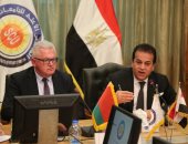 وزير التعليم العالى يلتقى نظيره البيلاروسى ويبحث زيادة المنح الدراسية
