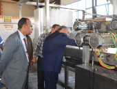 محافظ المنيا يتفقد عددا من المشروعات الإنتاجية لبحث تطويرها ورفع كفاءتها