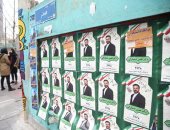 ملصقات الدعاية تنتشر بشوارع طهران وسط توقعات بإقبال ضعيف على انتخابات إيران