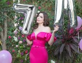 نسرين طافش تحتفل بوصولها إلى 7 مليون متابع على إنستجرام بفستان مثير