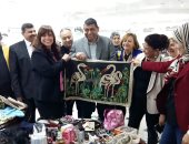 نائب رئيس جامعة بنها يفتتح معرض الملابس الخيرى للطلاب