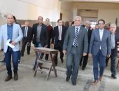 صور.. رئيس جامعة المنوفية يتفقد تجهيزات طب الأسنان