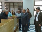 صور.. رئيس جامعة المنيا يتفقد مركز الاختبارات الإلكترونية بالمكتبة المركزية
