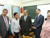 محافظ كفر الشيخ يتفقد المدرسة الصناعية ويؤكد ربط التعليم بالسوق.. فيديو