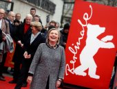 هيلاري كلينتون على السجادة الحمراء لفيلم Hillary بمهرجان برلين السينمائي    