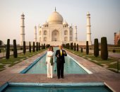 الرئيس الأمريكي دونالد ترامب وعائلته يتجولون في تاج محل بالهند