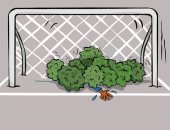 كاريكاتير صحيفة كويتية.. كورونا يقتل كرة القدم