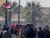مواطنون يحرصون على حضور جنازة الرئيس الأسبق حسنى مبارك .. فيديو