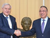 محافظ الإسكندرية يستقبل قنصل عام روسيا لبحث تعزيز العلاقات بين الجانبين