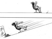 كاريكاتير صحيفة إماراتية.. الموظف غير المستقيم يجد من يدفعه للأمام