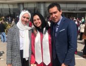 شاهد.. الزئبقى محمد بركات يحتفل بتخرج ابنته فى حضور زوجته