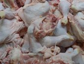 صور.. ضبط 300 كيلو دواجن مجهولة المصدر داخل مخزن بدون ترخيص بباب الشعرية