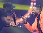 "نورك يا تيمو".. Akon يرد باللغة العربية على تامر حسنى بعد حفلتهما بجدة