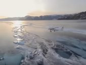 مهارة خارقة".. طائرة تهبط على جليد بحيرة البايكال.. فيديو