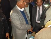 صور.. محافظ مطروح يطمئن على مصابى حادث قطار سيدى عبد الرحمن بمستشفى الضبعة