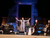 مدحت صالح وبلاك تيما يتألقان فى افتتاح مهرجان دندرة للموسيقى.. فيديو