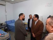 رئيس الوزراء يتابع إجراءات الحجر الصحى للسائحين بمطار الغردقة