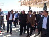 رئيس الوزراء يتفقد مشروع إنشاء قرية سياحية كبرى بالغردقة.. صور