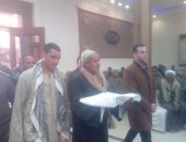 صور.. جلسة صلح تنهى خصومة ثأرية بين أبناء عمومة بمركز الفشن ببنى سويف