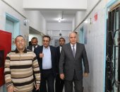 محافظ قنا يوجه بتوفير الأدوية ورفع كفاءة مستوي الخدمة الطبية بمستشفى الصدر