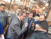 محافظ كفر الشيخ يكلف برفع كفاءة النظافة العامة بالسوق القديم وتطويره