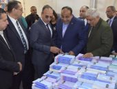 فيديو وصور.. سكرتير عام مساعد كفر الشيخ ورئيس الكتاب يشهدان معرض دسوق السابع