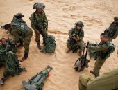 وزير دفاع إسرائيل يغادر اجتماعا لحزبه بعد اشتباكات حدودية مع حزب الله