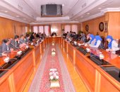 صور.. محافظ أسيوط: 23 مليار جنيه لتنفيذ مشروعات قومية فى المدن والقرى