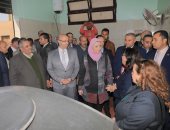 صور..وزيرة التضامن ومحافظ بنى سويف يتفقدان محطة تجميع وتسويق الألبان بقرية إبشنا