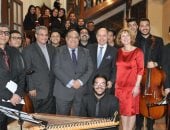 جامعة حلوان تهدى رئيس برلمان النمسا درع الجامعة خلال زيارة الفنون الموسيقية